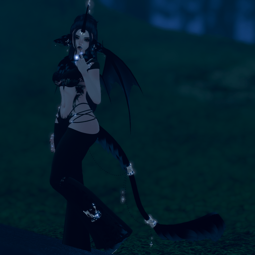 •Queen-Chrysalis•