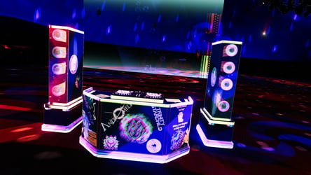 DJ decks with Audiolink, Screen and  Decals to customize with your LOGOs